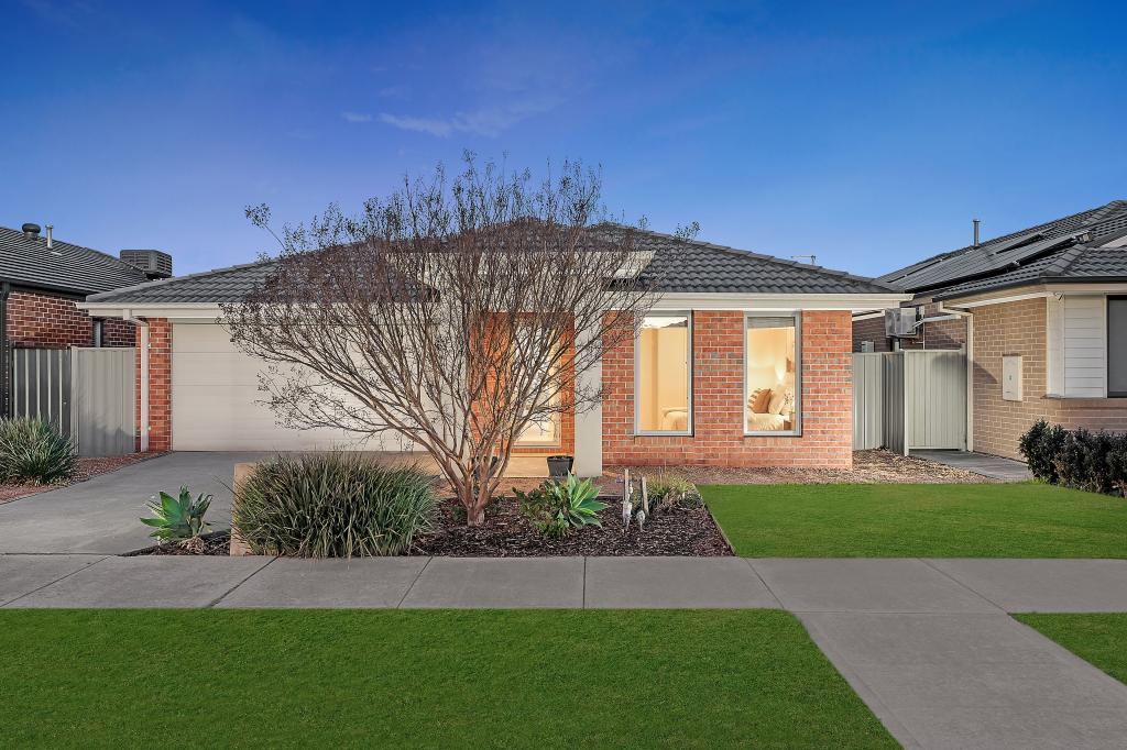 122 NELSON ST, CRANBOURNE EAST, VIC 3977