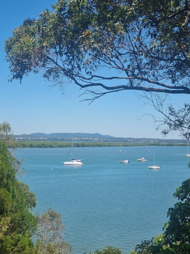 13 Cliff Tce, Macleay Island, QLD 4184