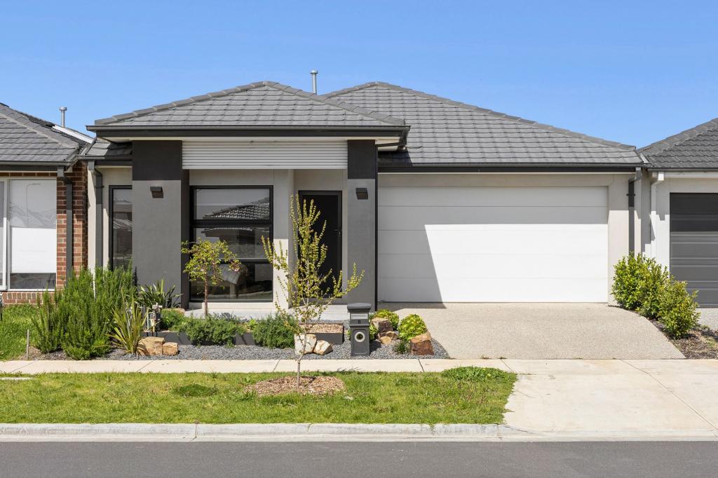 8 Pesaro St, Clyde, VIC 3978