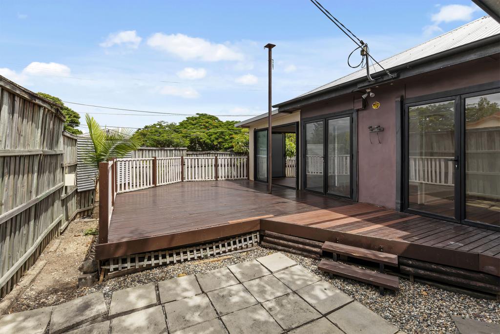 2 Thirteenth Ave, Kedron, QLD 4031