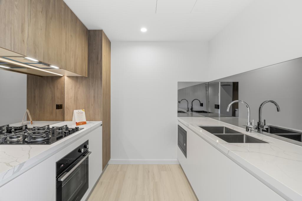 E1808/108 DONNISON ST, GOSFORD, NSW 2250