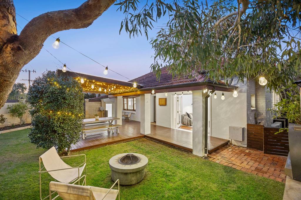 30 Ewen St, Scarborough, WA 6019