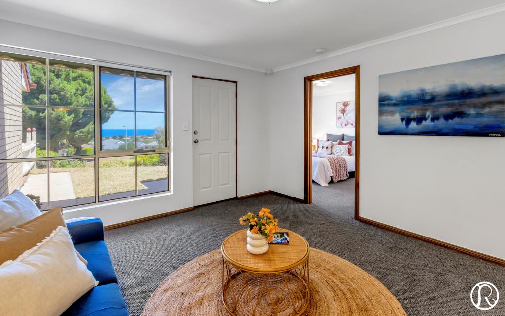 1/2 Aroona Rd, Hallett Cove, SA 5158