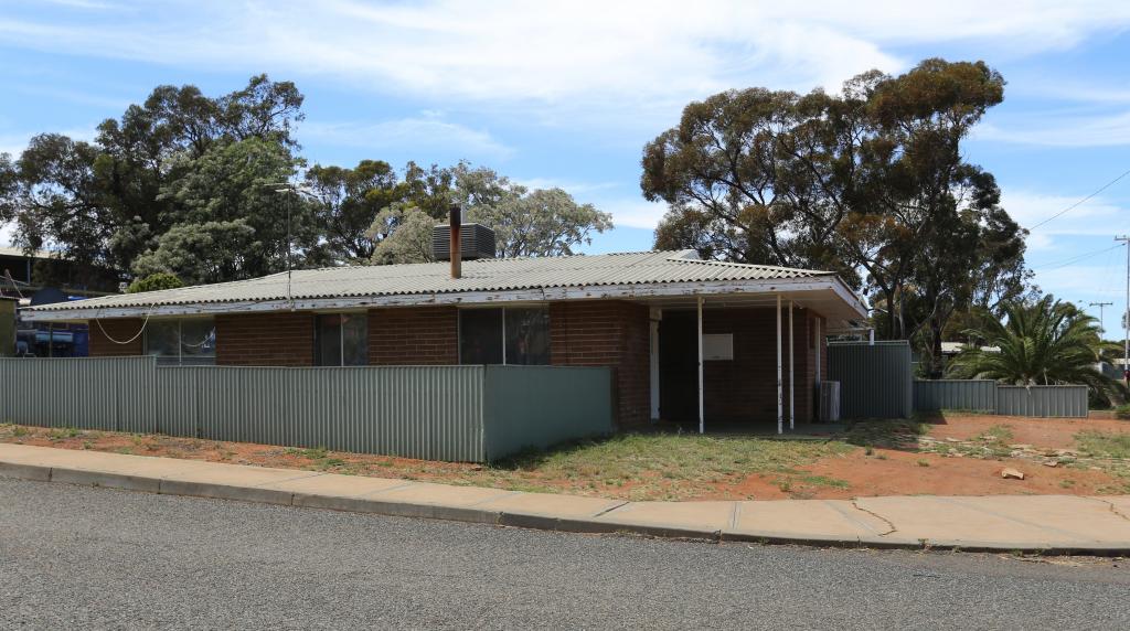 2 Canteen Ct, Kambalda East, WA 6442