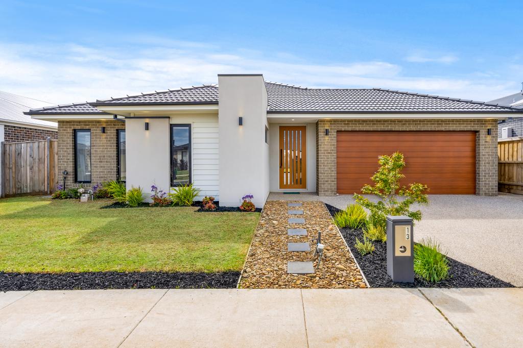 13 Dunkerrin Ave, Gisborne, VIC 3437