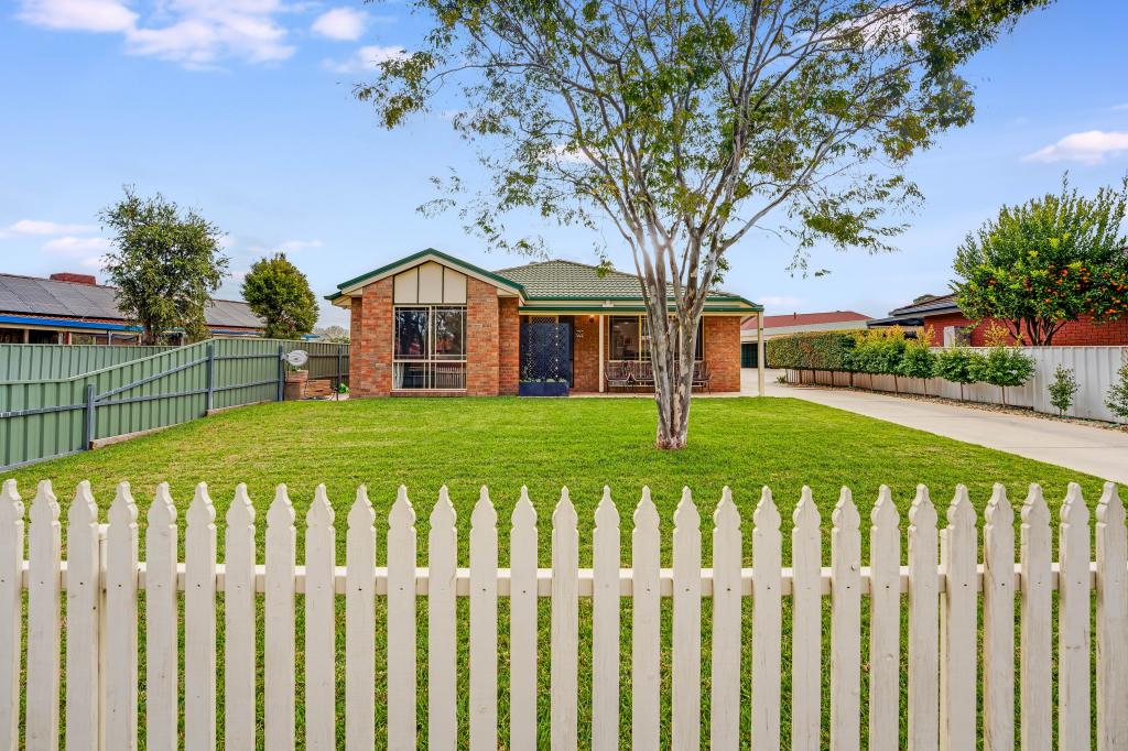 585 Kemp St, Lavington, NSW 2641
