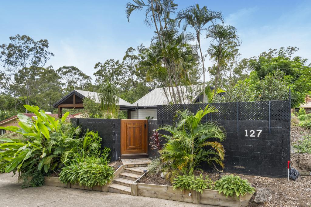 127 Chapel Hill Rd, Chapel Hill, QLD 4069
