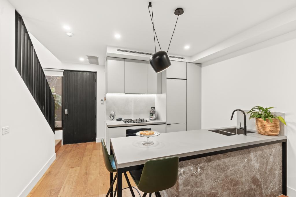3/15 OSBORNE GR, PRESTON, VIC 3072
