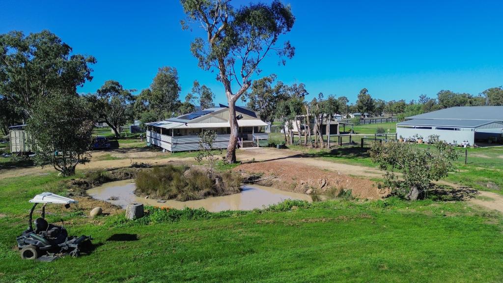 20 White St, Pratten, QLD 4370