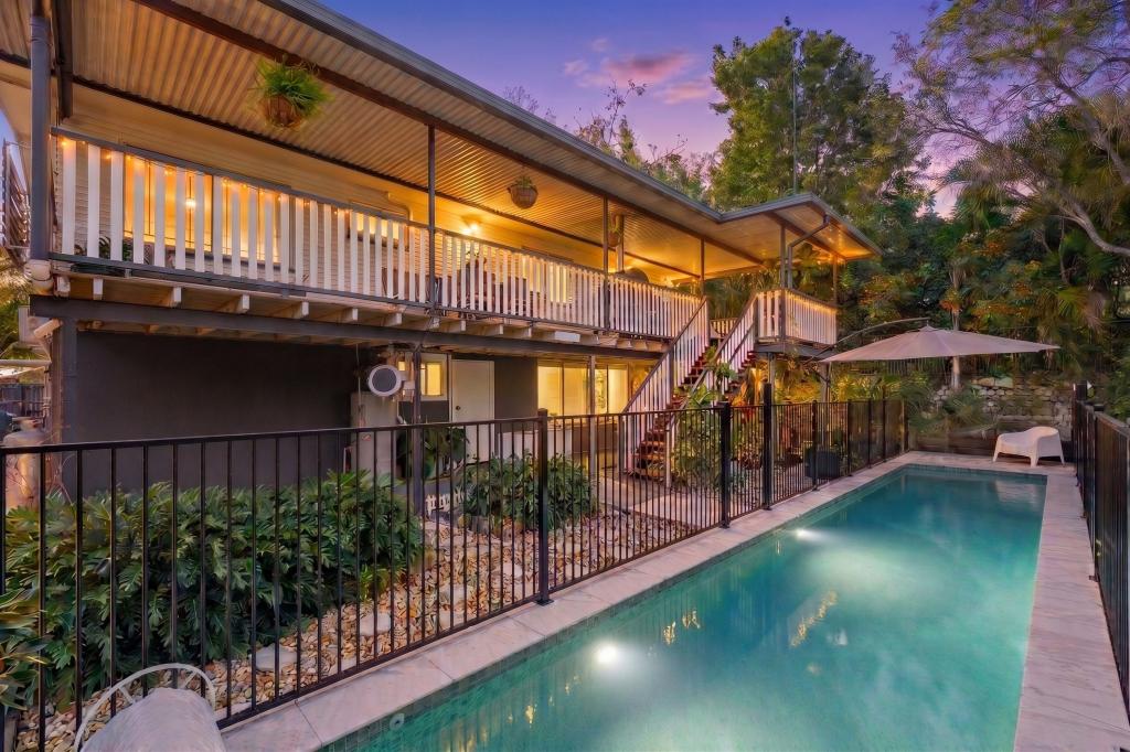 239 Patricks Rd, Ferny Hills, QLD 4055