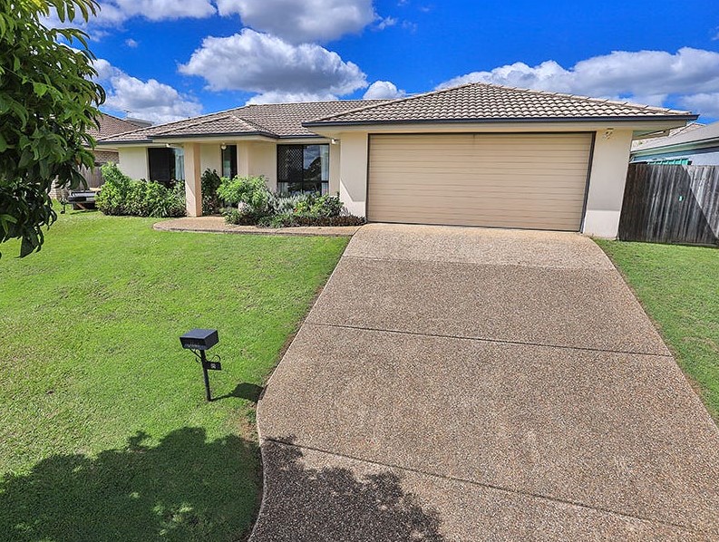 8 Cherrytree Cres, Upper Caboolture, QLD 4510