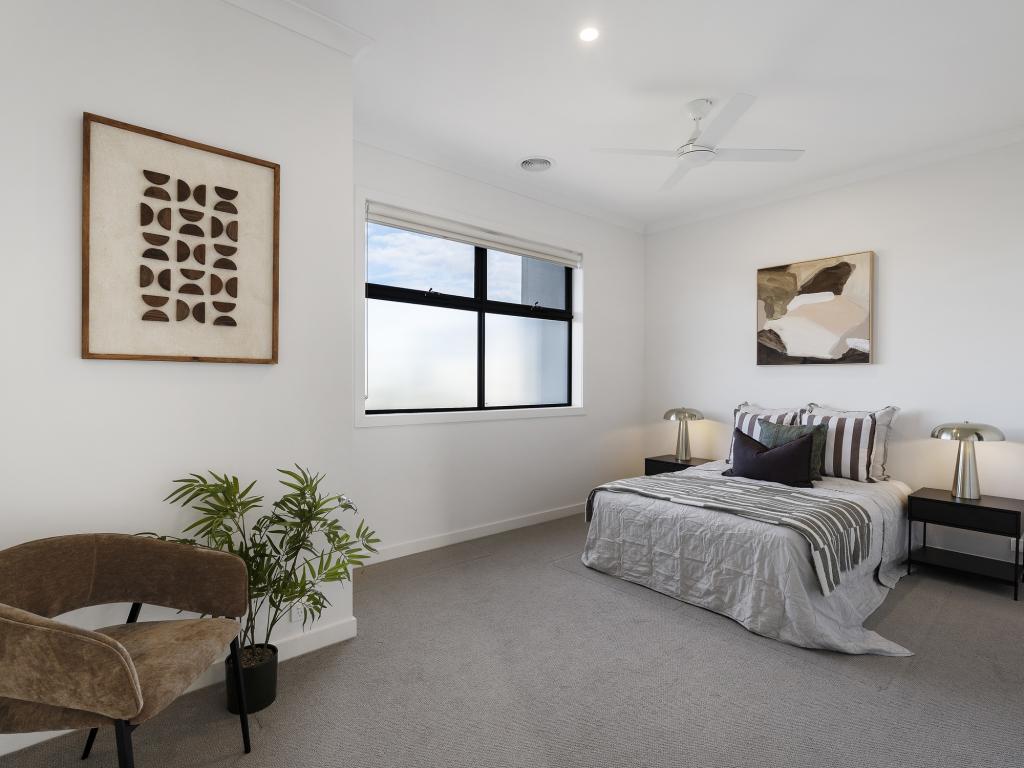 30 Surfers Cres, Carrum Downs, VIC 3201