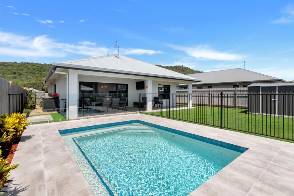 5 Oakdale Cl, Trinity Beach, QLD 4879