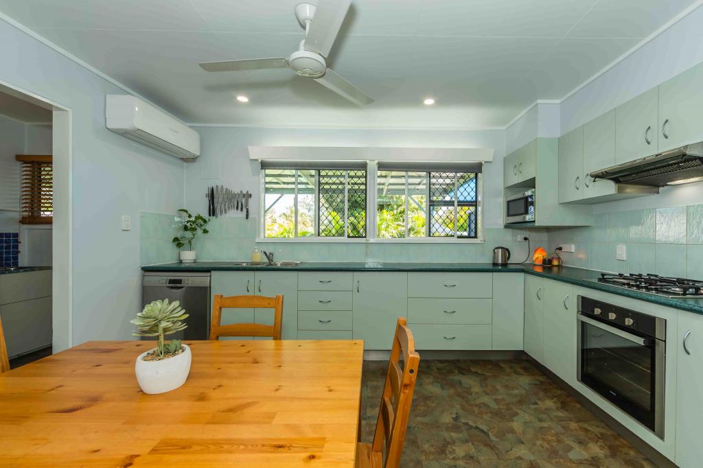 13 Cook Cres, Sunset, QLD 4825