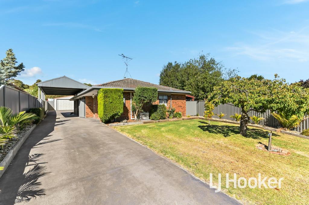 2 Beaumont Ct, Pakenham, VIC 3810