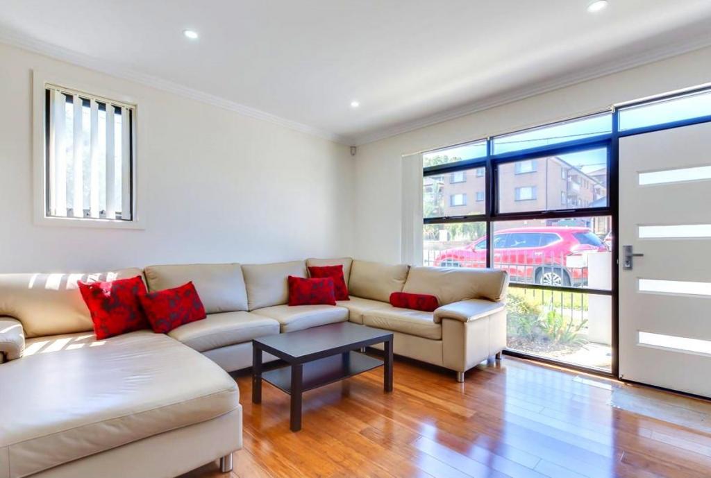 2/14 Harris St, Harris Park, NSW 2150