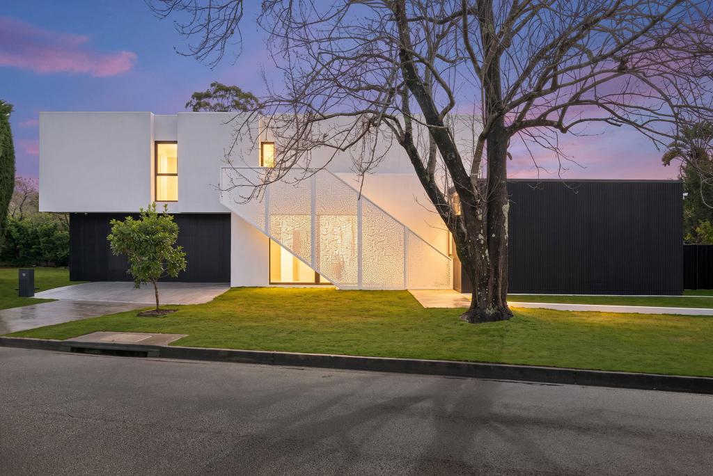 10 WATERHOUSE AVE, ST IVES, NSW 2075