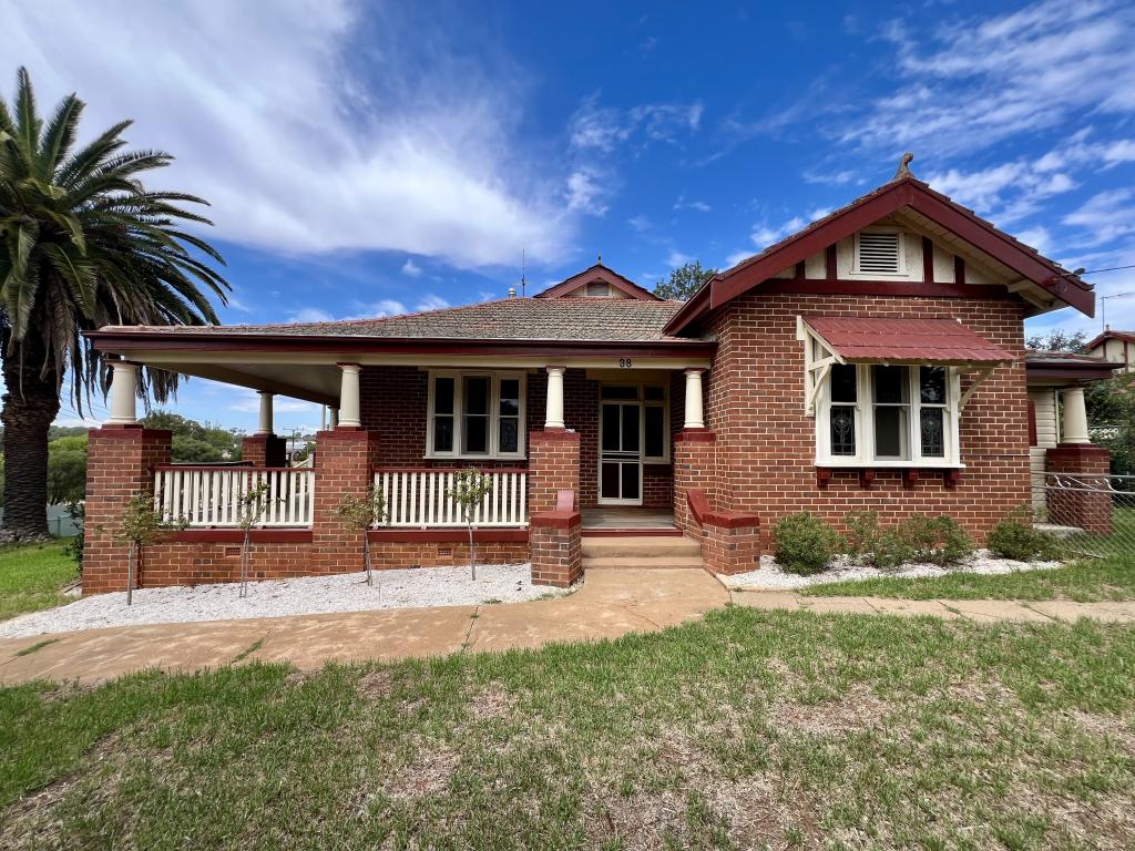 38 Demondrille St, Young, NSW 2594