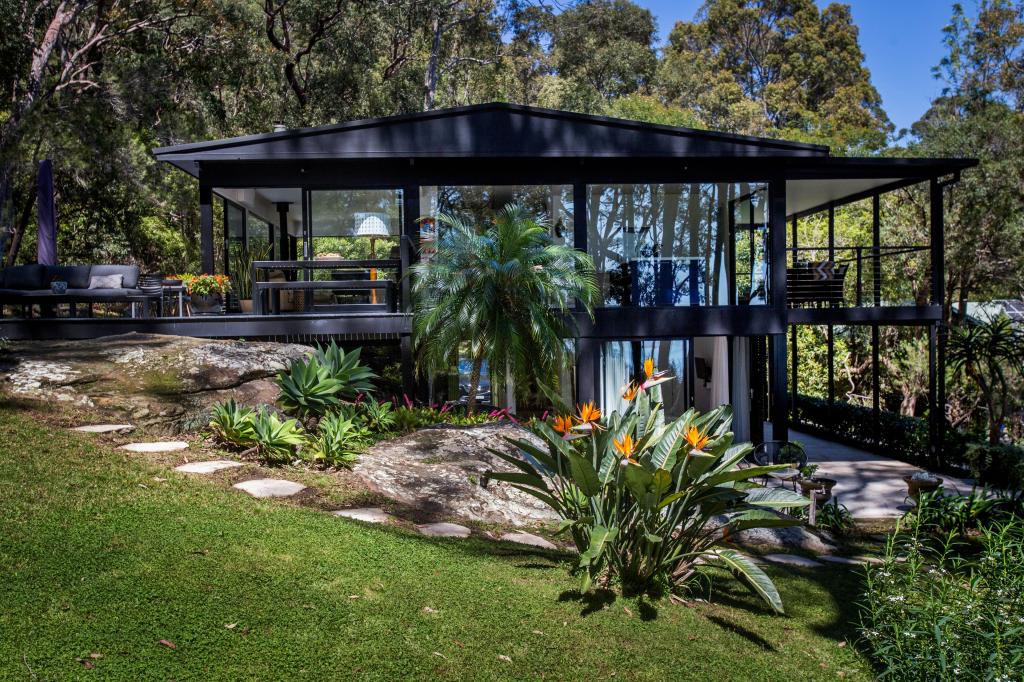4 Como Pde, Pretty Beach, NSW 2257