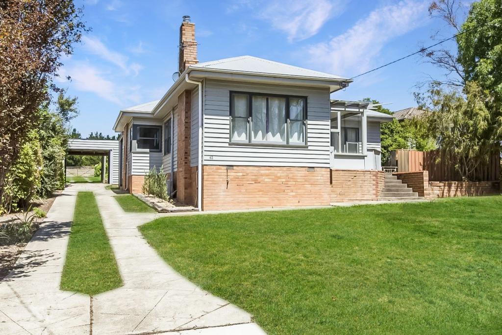 42 High St, Beaufort, VIC 3373