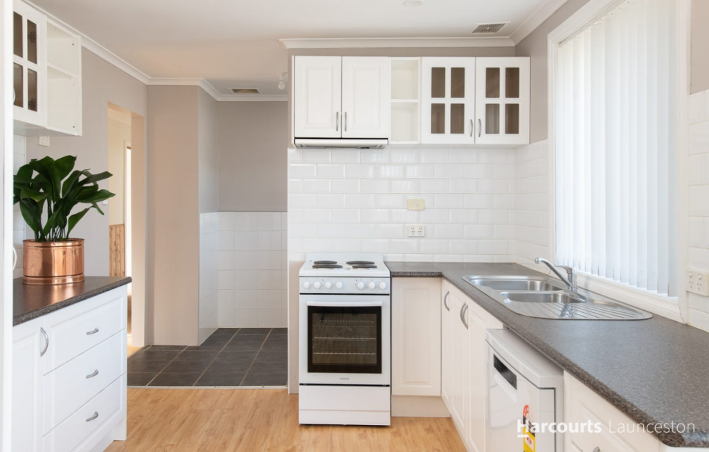 2 Parangana Pl, Waverley, TAS 7250