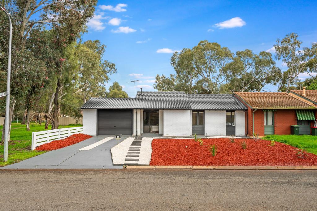 10 Woodcock Cres, Para Hills West, SA 5096