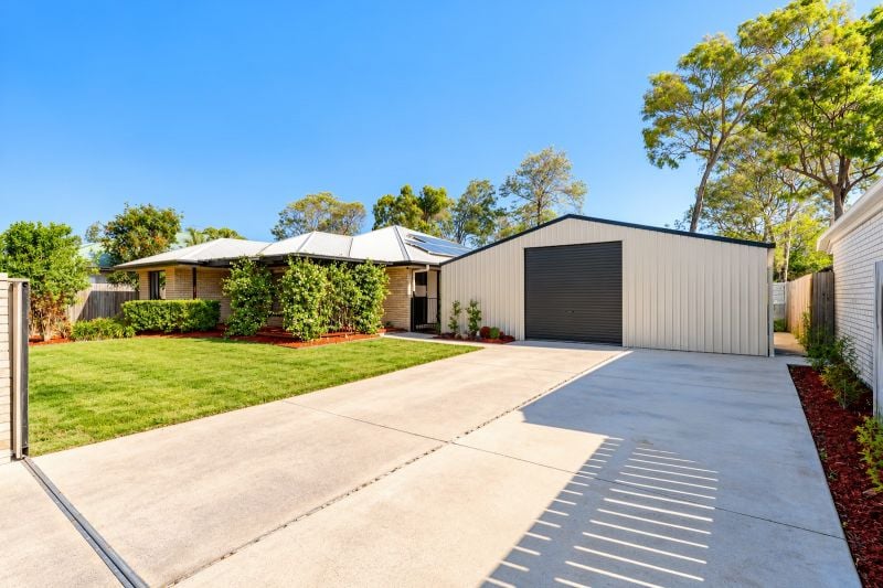 5 Rowden St, Beachmere, QLD 4510