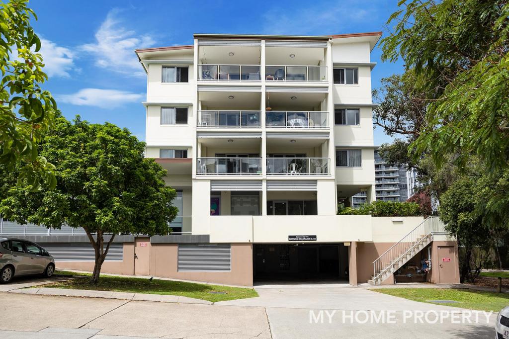 3/143 Cavendish Rd, Coorparoo, QLD 4151