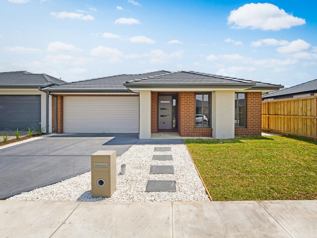 19 Garrison Loop, Clyde North, VIC 3978