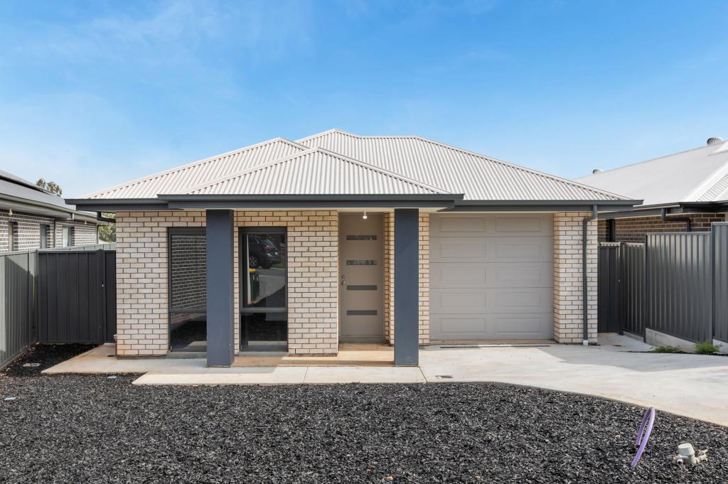6 Irving Pl, Para Hills, SA 5096
