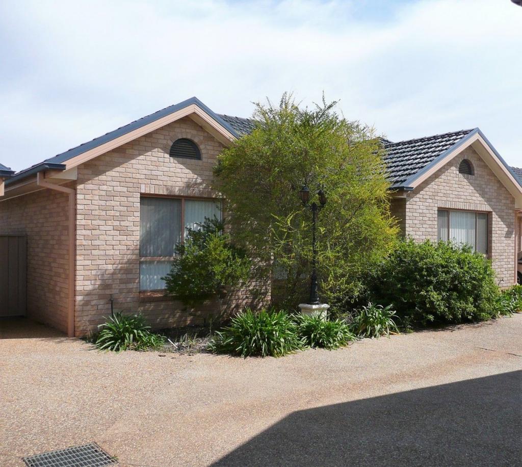 2/8 Mardon Pl, Griffith, NSW 2680