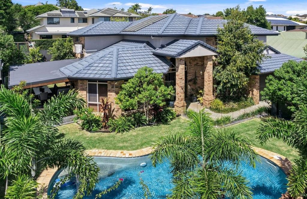 2 Engelmann Cl, Carindale, QLD 4152
