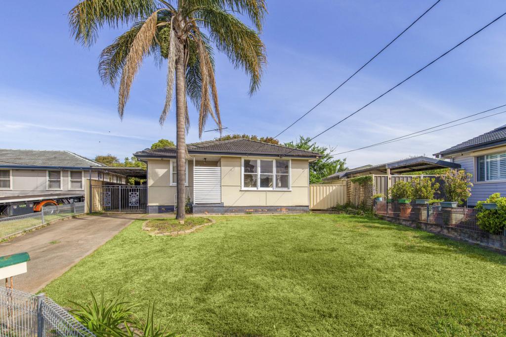 8 Arthur Pl, Colyton, NSW 2760