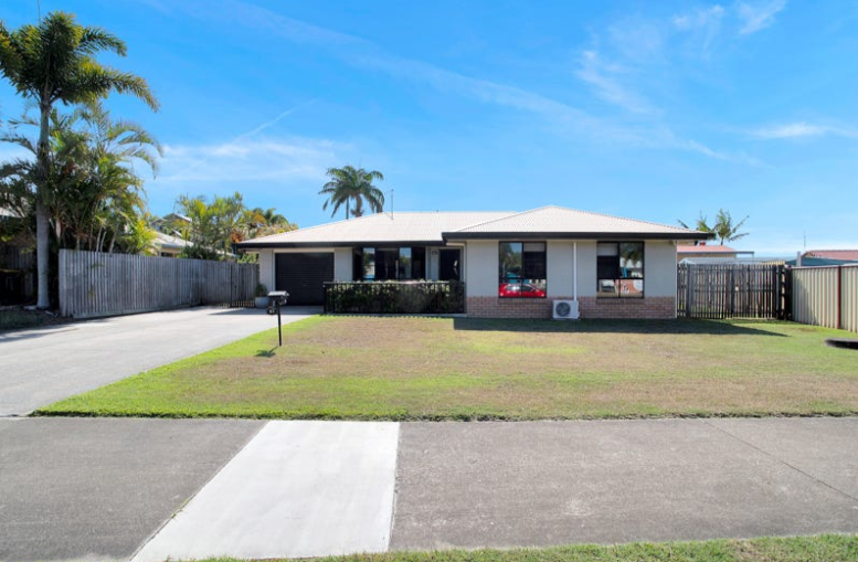 61 Slater Ave, Blacks Beach, QLD 4740