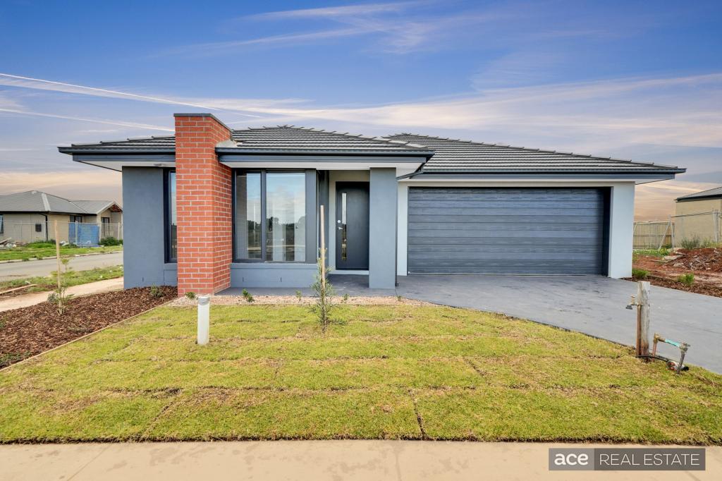 38 Plymouth Dr, Rockbank, VIC 3335