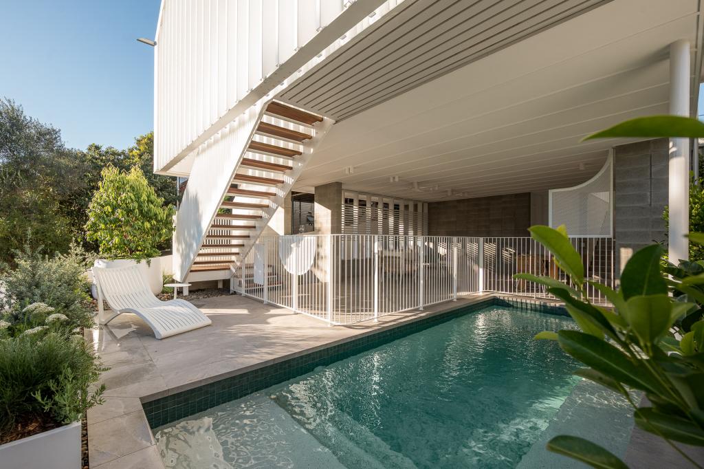 16 Avebury St, West End, QLD 4101
