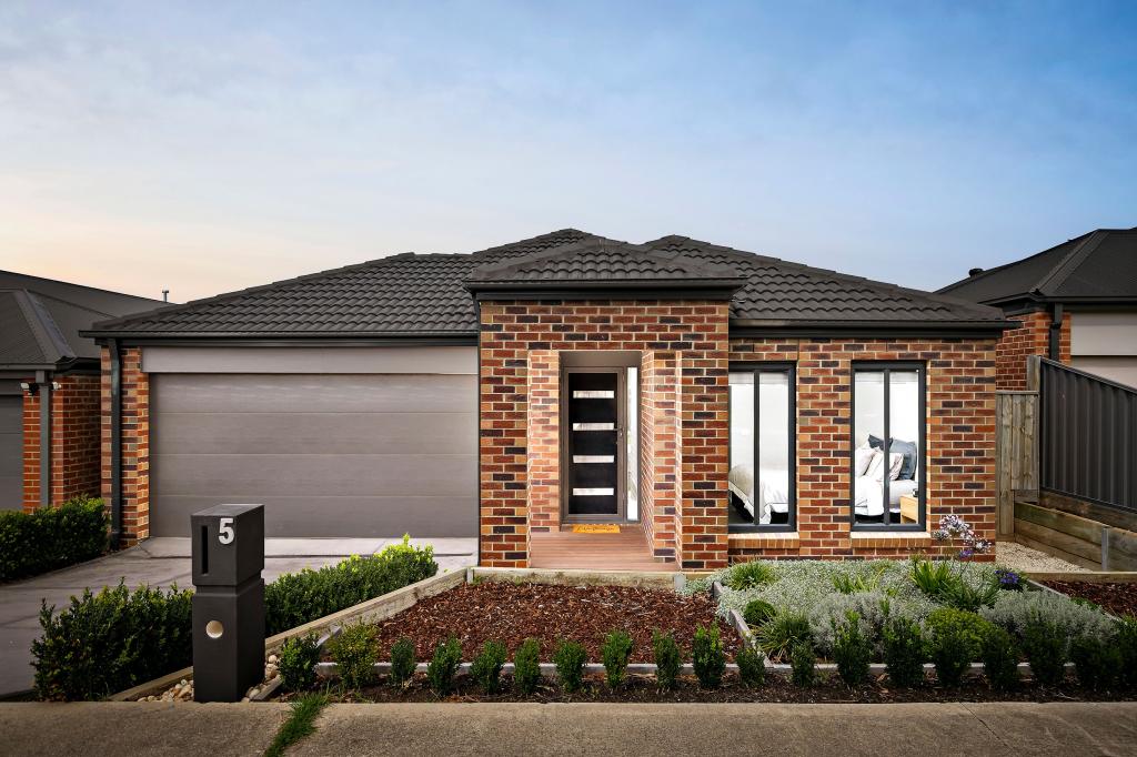 5 Hallcroft Rd, Greenvale, VIC 3059