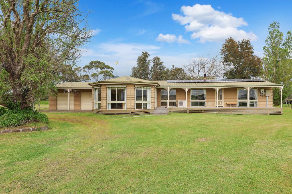 112 Soundrys Rd, Elingamite, VIC 3266