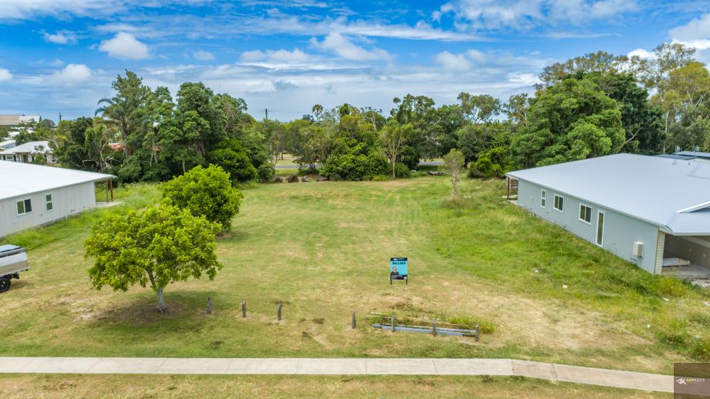 27 Avalon St, Burnett Heads, QLD 4670