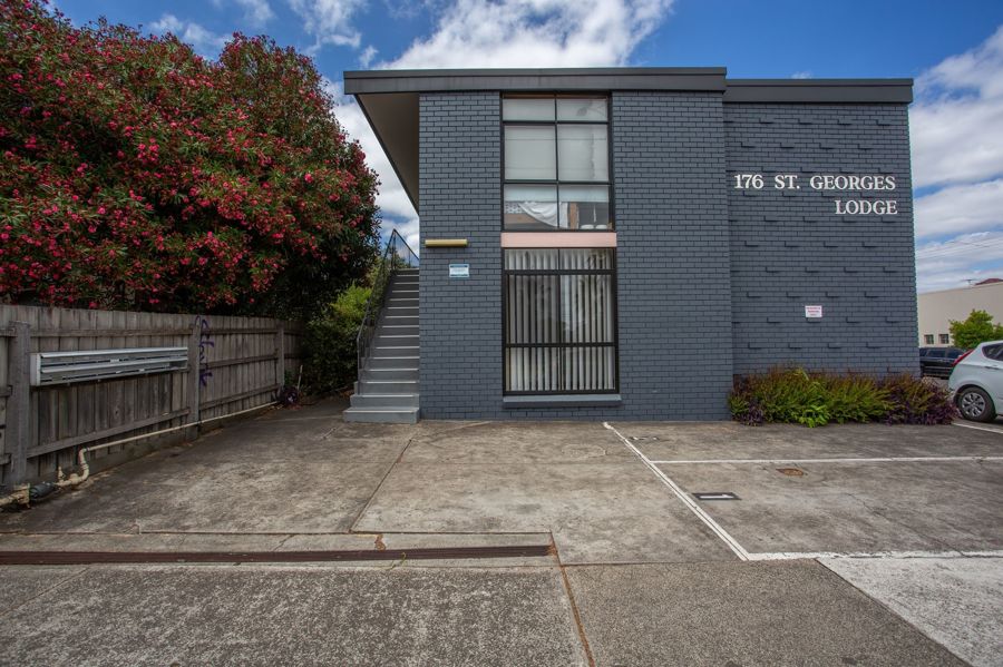 2/176 ST GEORGES RD, NORTHCOTE, VIC 3070