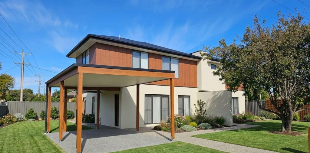 2/4 ABBOT CT, GLEN WAVERLEY, VIC 3150