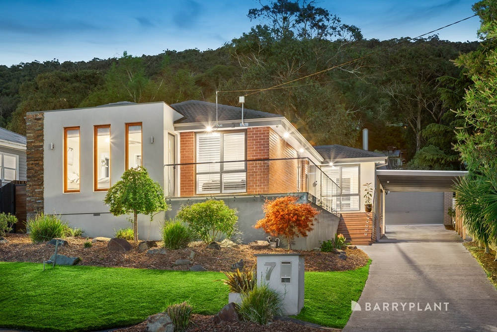 7 Barton Ave, Ferntree Gully, VIC 3156