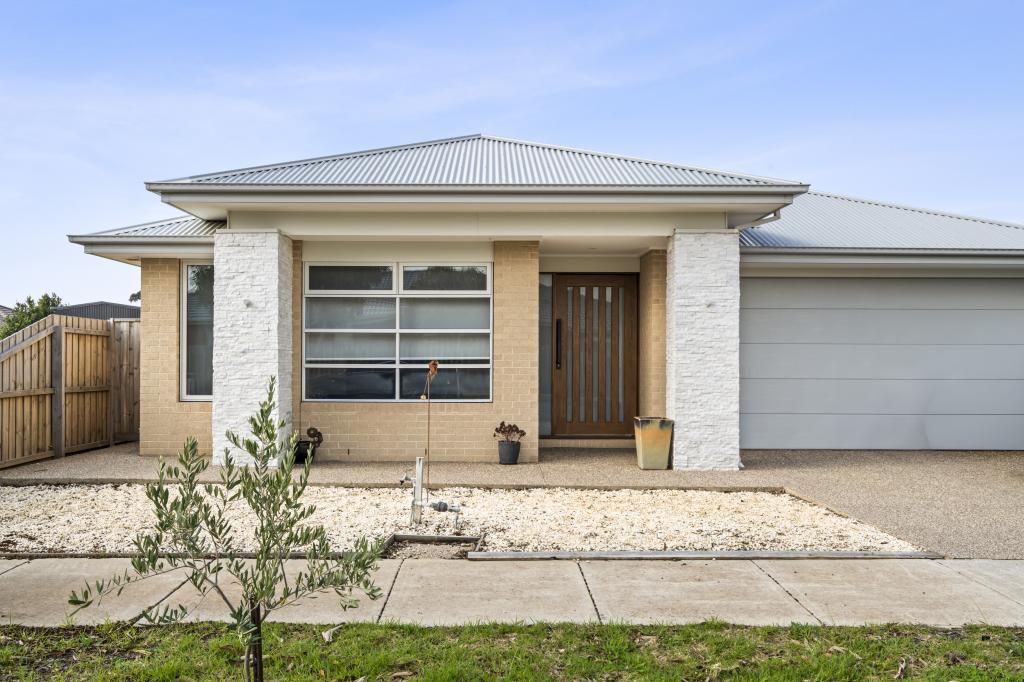 14 GOLF VIEW ST, ST LEONARDS, VIC 3223