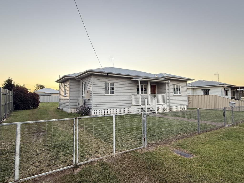 1 Buzza St, Walkervale, QLD 4670
