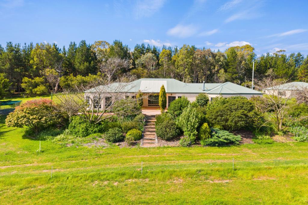 17 Marked Tree Rd, Gundaroo, NSW 2620