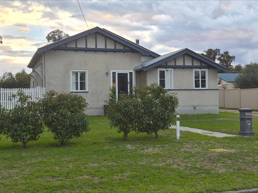 11 Catherine St, Stanthorpe, QLD 4380