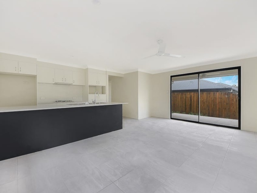 10 Daniell Cl, Ripley, QLD 4306