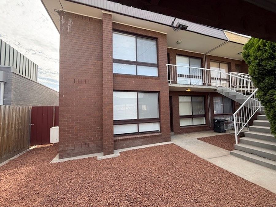 3/17 SAUNDERS ST, COBURG, VIC 3058