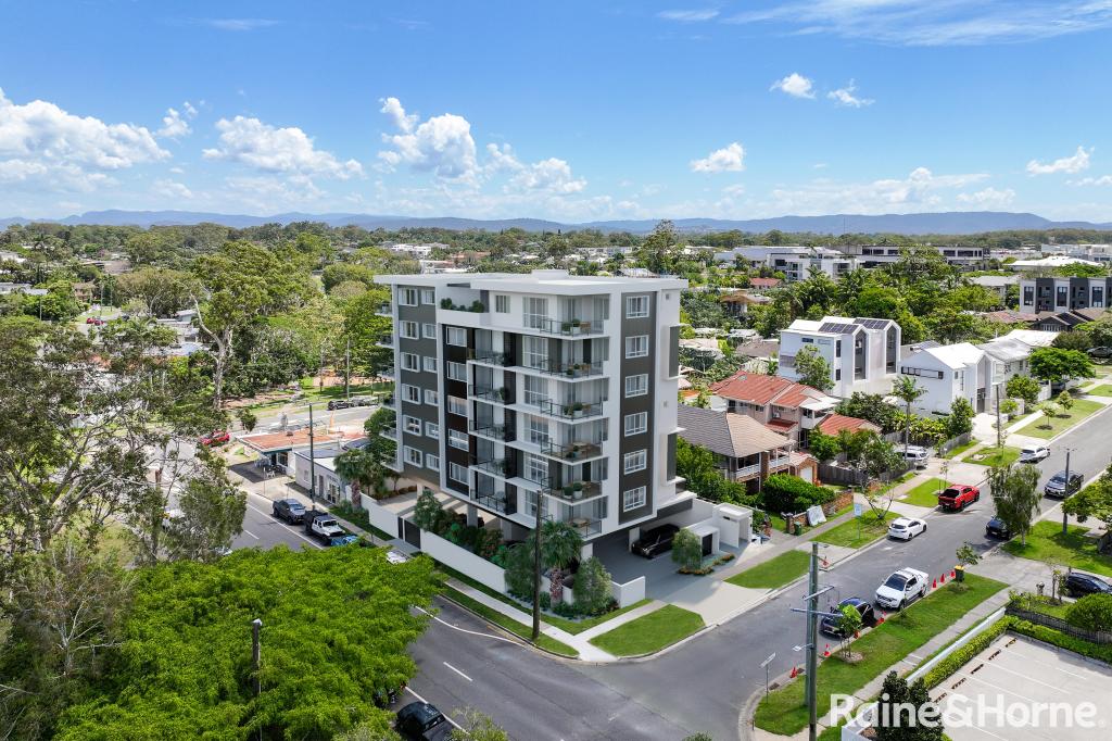 54 Falconer St, Southport, QLD 4215