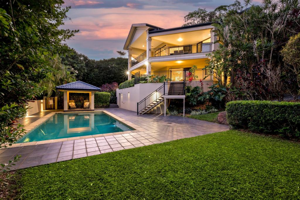 1 Alison Cl, Edge Hill, QLD 4870